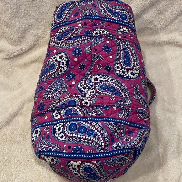 Vera Bradley Weekender Duffle Bag Boysenberry Paisleys Quilted Cotton Fabric EUC - Picture 6 of 8